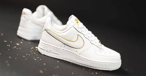 nike air force 1 dames wit goud|air force 1 schoenen.